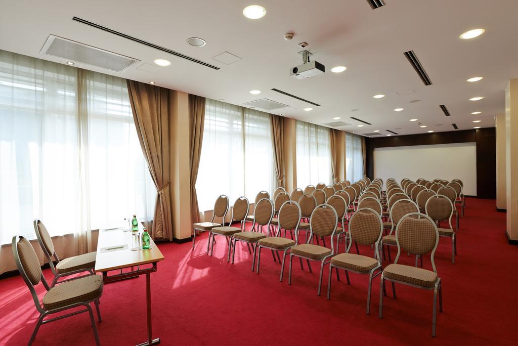 In Hotel Beograd מראה חיצוני תמונה